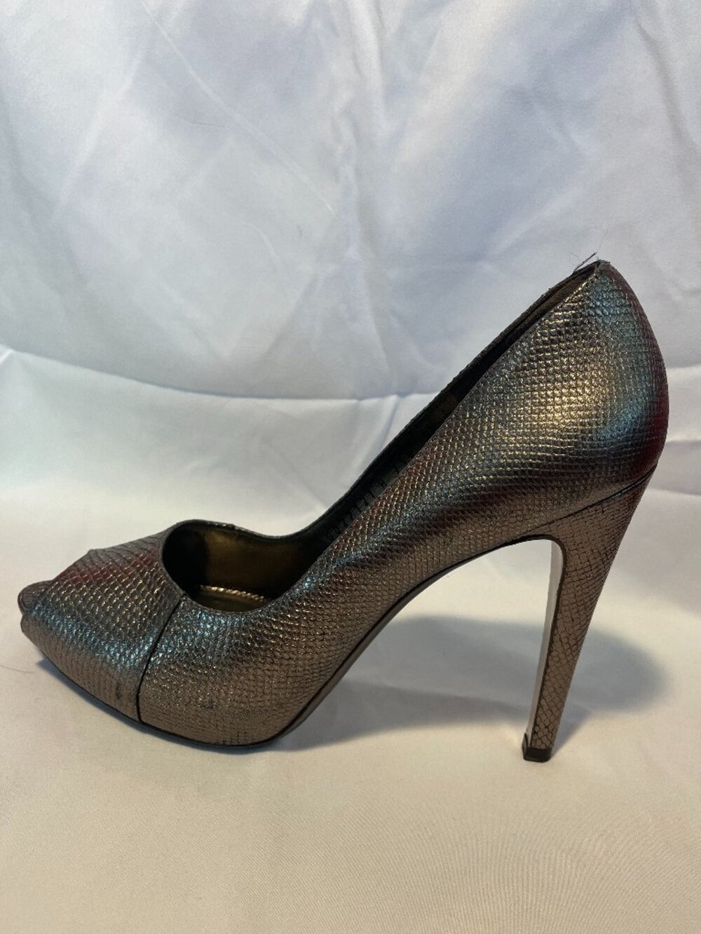 Salvatore Ferragamo Peep-Toe Platform Pump (Serial / Product: DG 027127 H 710)